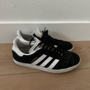 Adidas gazelle shoes
